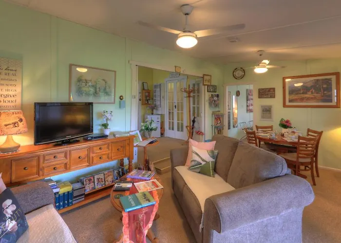 Andavine House - Bed & Breakfast